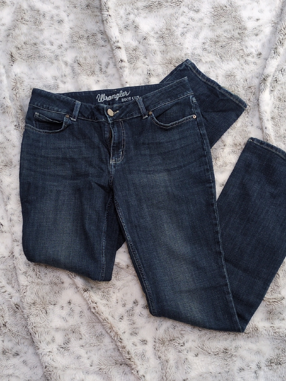 $10 MOVING SALE! Extra Long Wrangler Women’s Indigo Bootcut Jeans